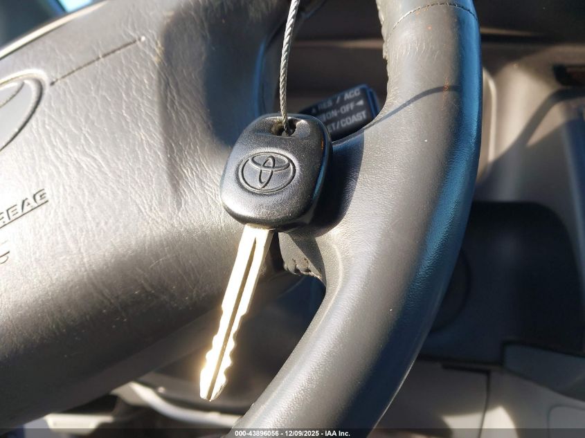 2000 Toyota Sienna Xle VIN: 4T3ZF13C1YU299345 Lot: 43896056