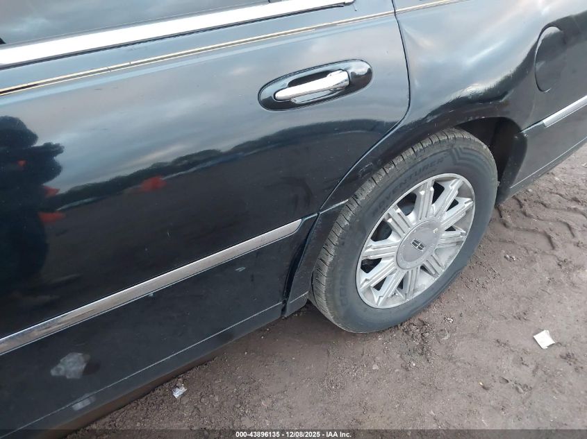 2007 Lincoln Town Car Signature Limited VIN: 1LNHM82W87Y612560 Lot: 43896135