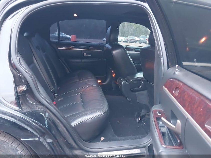 2007 Lincoln Town Car Signature Limited VIN: 1LNHM82W87Y612560 Lot: 43896135