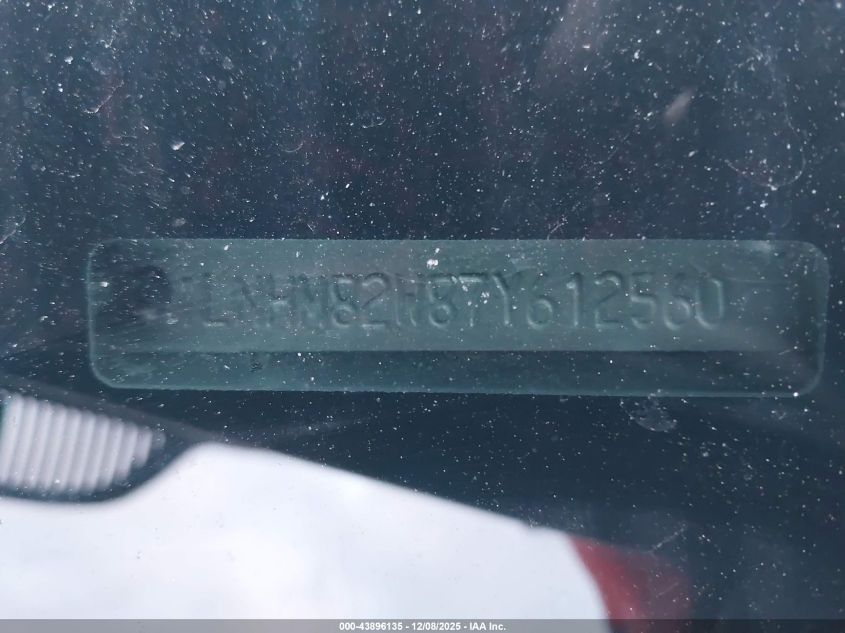 2007 Lincoln Town Car Signature Limited VIN: 1LNHM82W87Y612560 Lot: 43896135