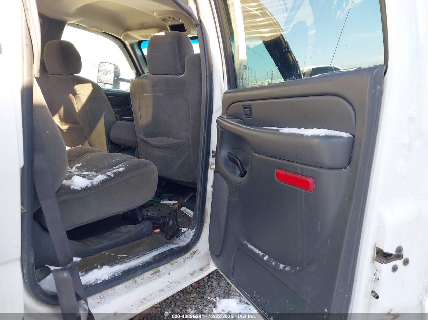 2006 Chevrolet 3500 VIN: 1GCJK33D26F226741 Lot: 43896241