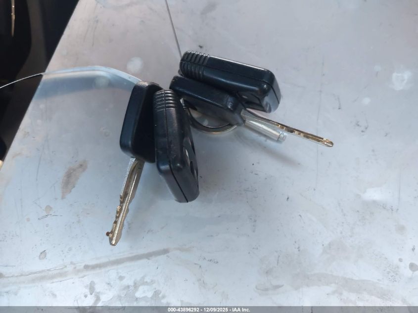 2003 Ford Escape Xls VIN: 1FMYU02113KD01006 Lot: 43896292