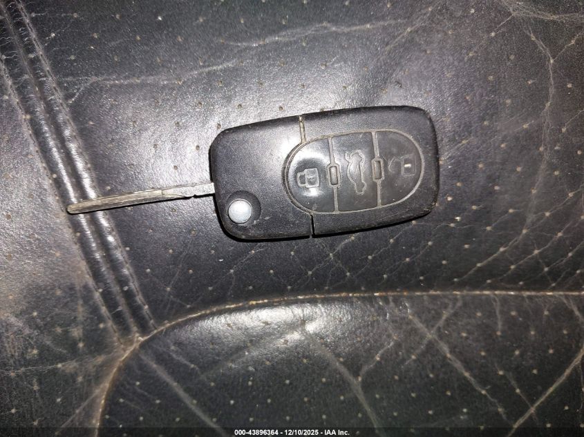 2000 Volkswagen New Beetle Gls Tdi VIN: 3VWCF21C6YM462522 Lot: 43896364