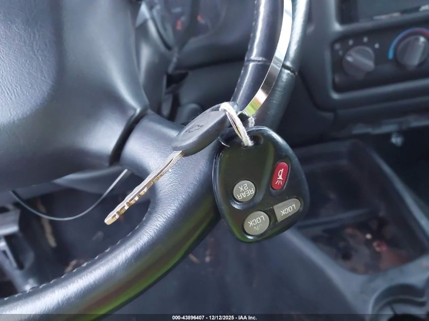 2003 Chevrolet Blazer Ls VIN: 1GNDT13X93K153967 Lot: 43896407