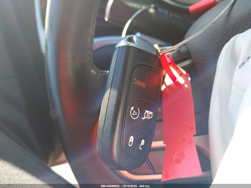 2019 Jeep Cherokee High Altitude 4X4 VIN: 1C4PJMDN2KD342585 Lot: 43896502