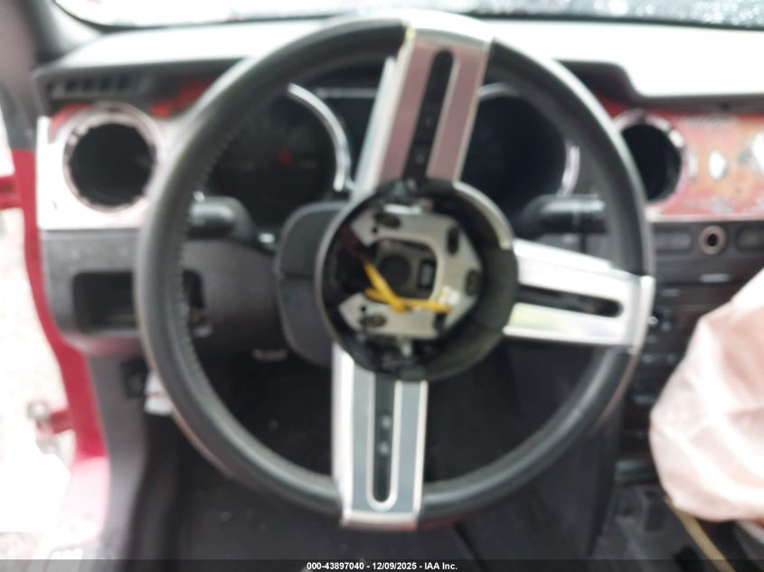 2007 Ford Mustang Gt Deluxe/Gt Premium VIN: 1ZVFT82H675350049 Lot: 43897040