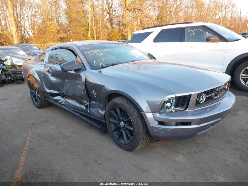 2007 Ford Mustang V6 Deluxe/V6 Premium