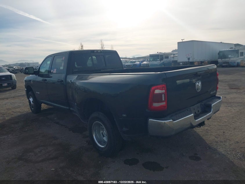 2022 Ram 3500 Tradesman 4X4 8' Box