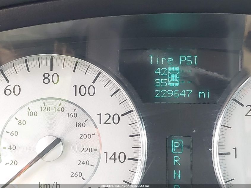 2009 Chrysler 300C Hemi VIN: 2C3LA63T69H529677 Lot: 43897356