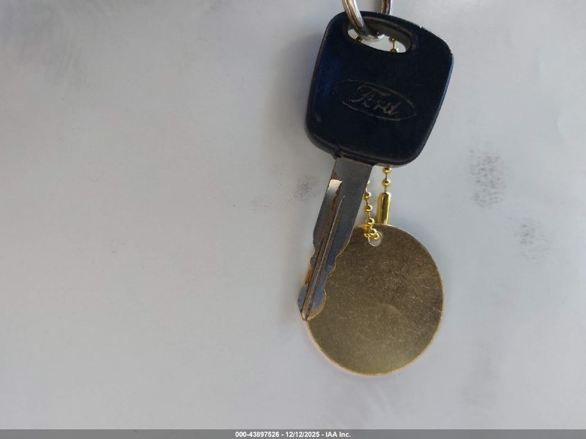 2000 Ford Explorer Xls VIN: 1FMDU62X3YZA13900 Lot: 43897526