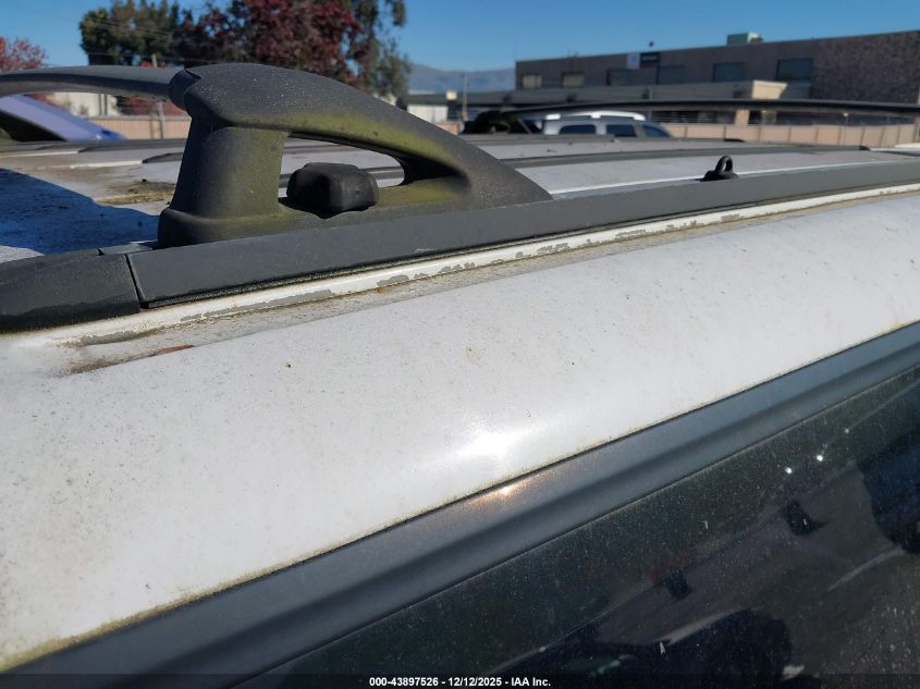 2000 Ford Explorer Xls VIN: 1FMDU62X3YZA13900 Lot: 43897526