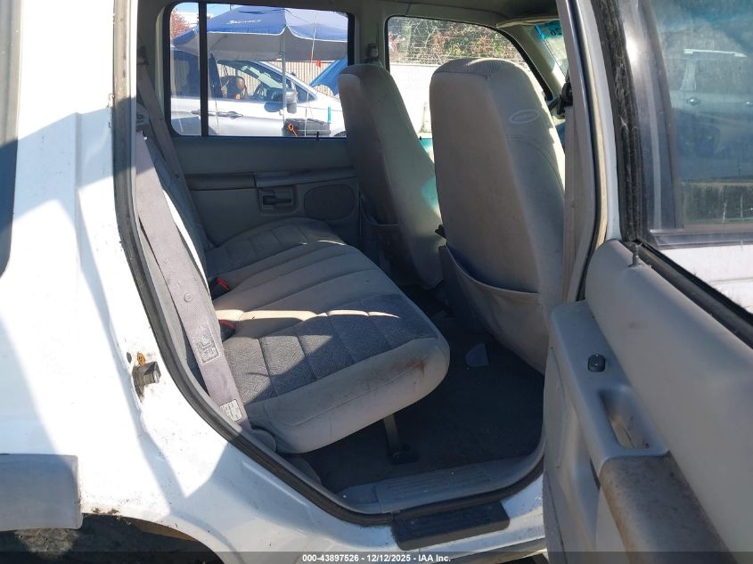 2000 Ford Explorer Xls VIN: 1FMDU62X3YZA13900 Lot: 43897526