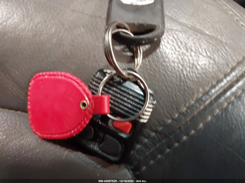 2002 Ford Explorer Xlt VIN: 1FMZU73W92UC97376 Lot: 43897529