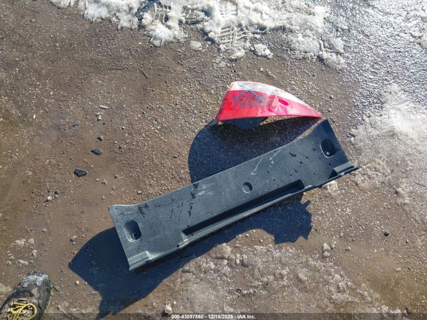 2017 Toyota Corolla Le VIN: 5YFBURHE8HP595473 Lot: 43897560