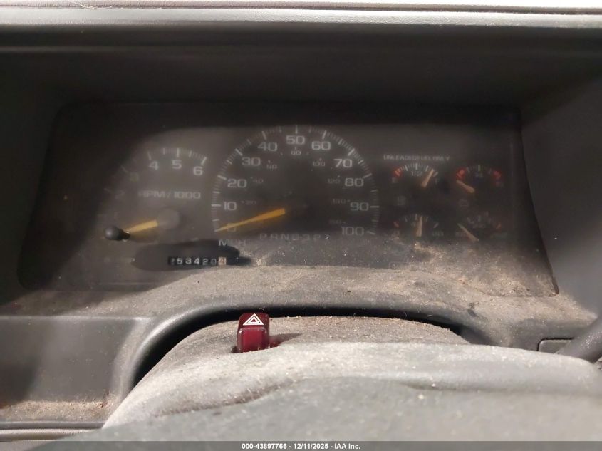 1997 Chevrolet Gmt-400 K1500 VIN: 2GCEK19R4V1261070 Lot: 43897766