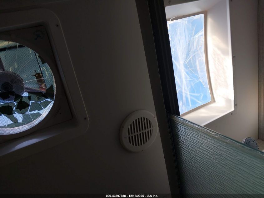 2018 Keystone Montana VIN: 4YDF31325J4703492 Lot: 43897788