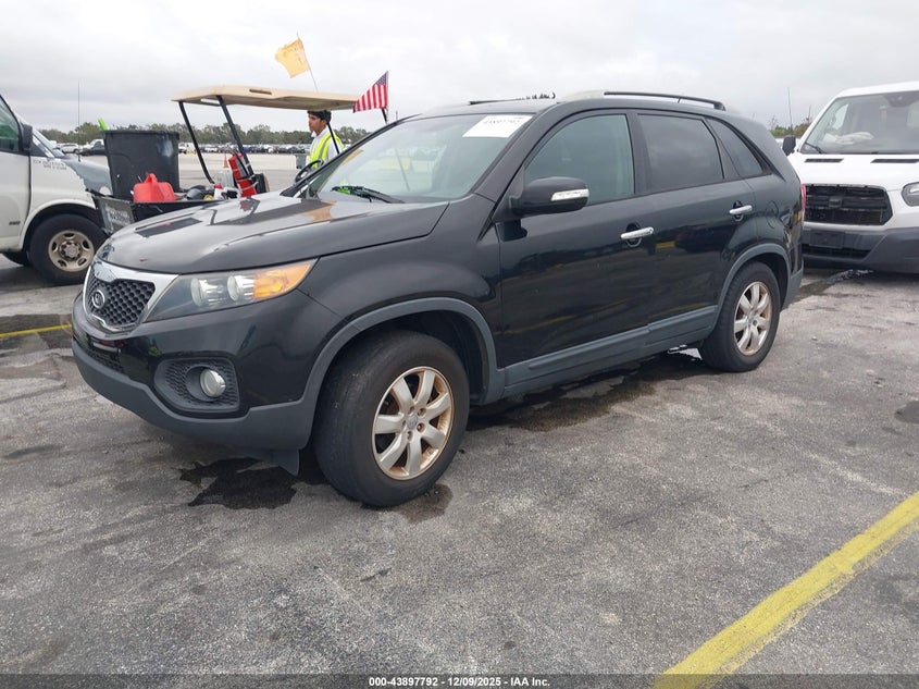 5XYKT4A25DG420327 2013 KIA SORENTO photo no. 2