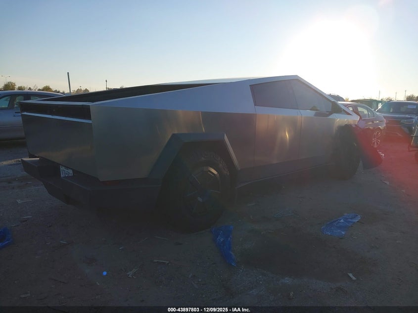 Vin: 7g2cehed4ra048571, lot: 44393361, tesla cybertruck all-wheel drive 20244