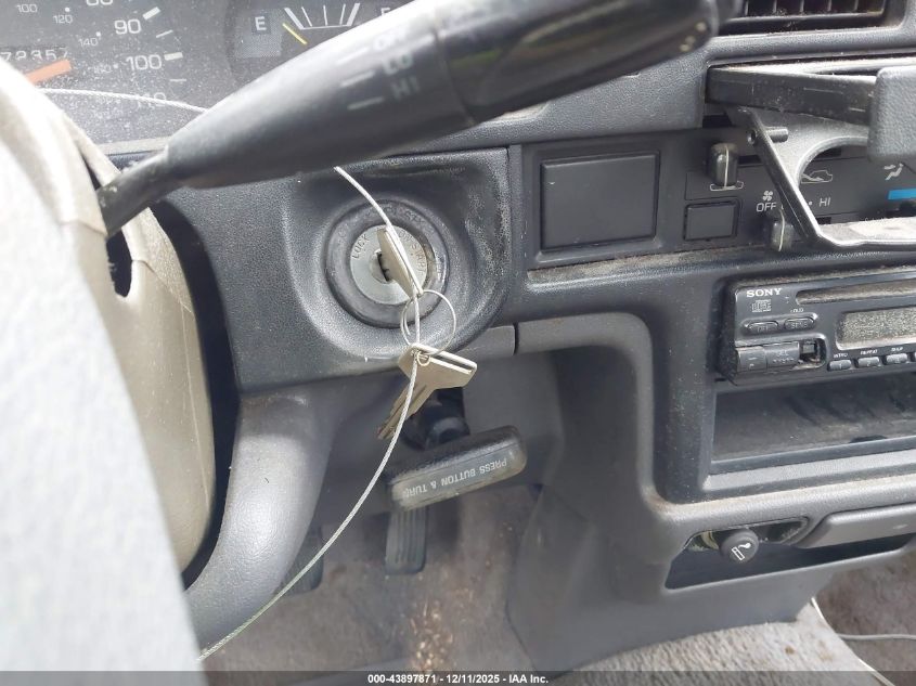 1994 Toyota Pickup 1/2 Ton Short Wheelbase VIN: JT4RN81A4R5183207 Lot: 43897871