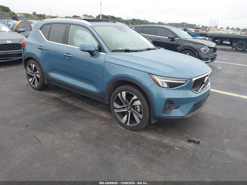 YV4L12UEXR2232406 2024 Volvo Xc40 B5 Plus Bright Theme auction photo 1