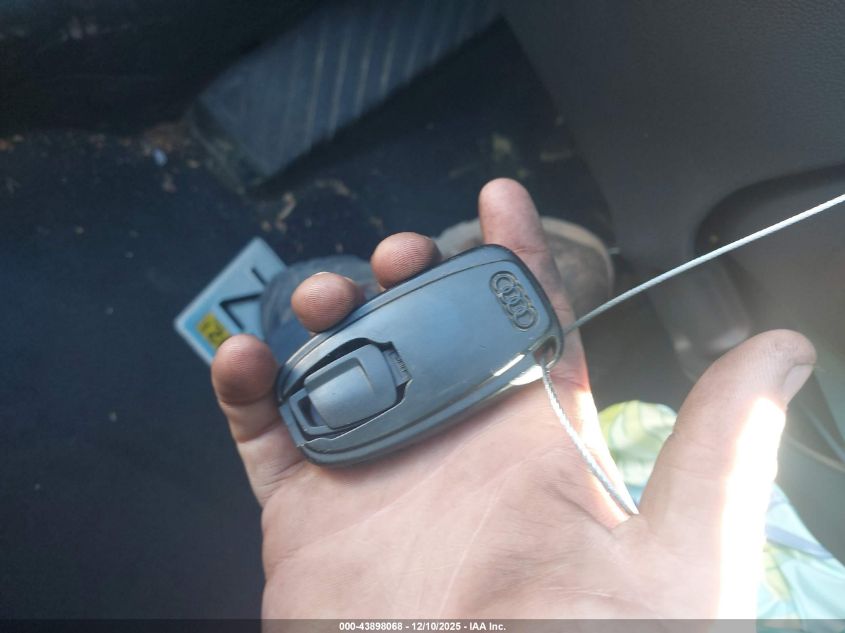 2016 Audi A4 2.0T Premium VIN: WAUAFAFL2GN009948 Lot: 43898068