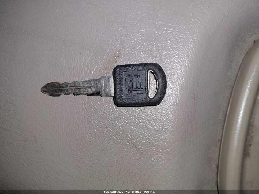 1996 GMC Suburban K1500 VIN: 3GKFK16R3TG511982 Lot: 43898077