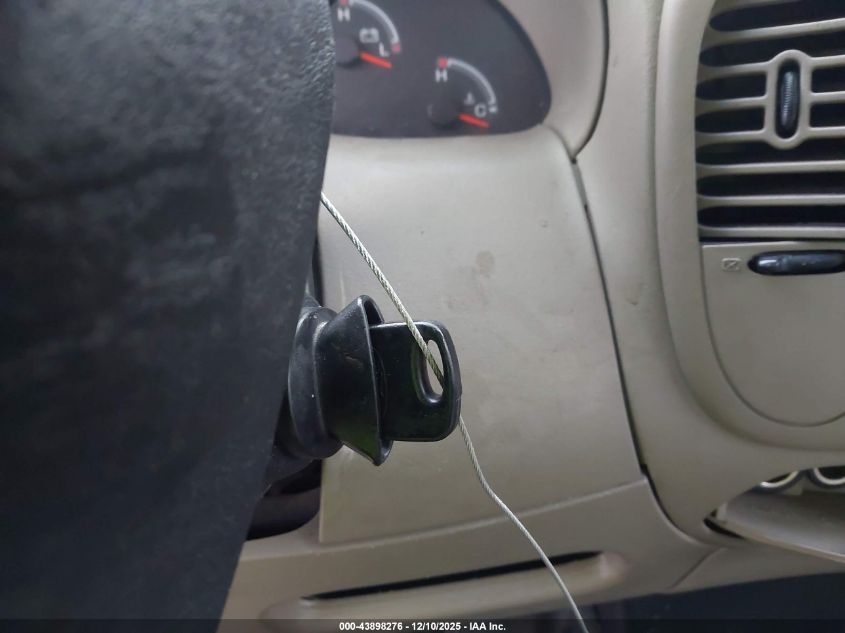 2004 Ford F-150 Heritage Xl/Xlt VIN: 2FTRF17244CA62342 Lot: 43898276