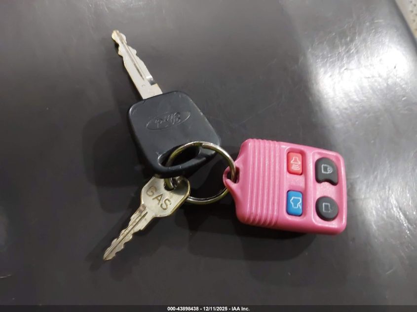 2001 Ford Expedition Xlt VIN: 1FMPU16L41LB15576 Lot: 43898438