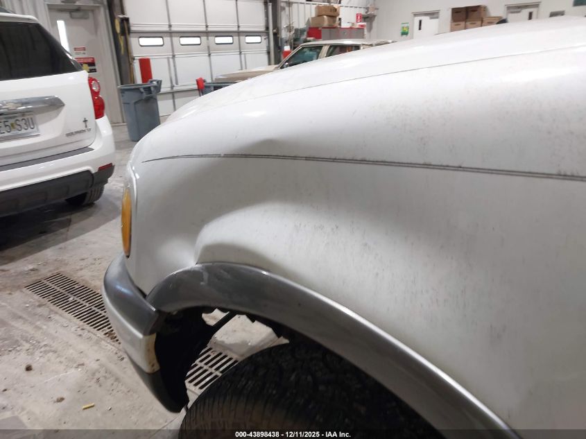 2001 Ford Expedition Xlt VIN: 1FMPU16L41LB15576 Lot: 43898438