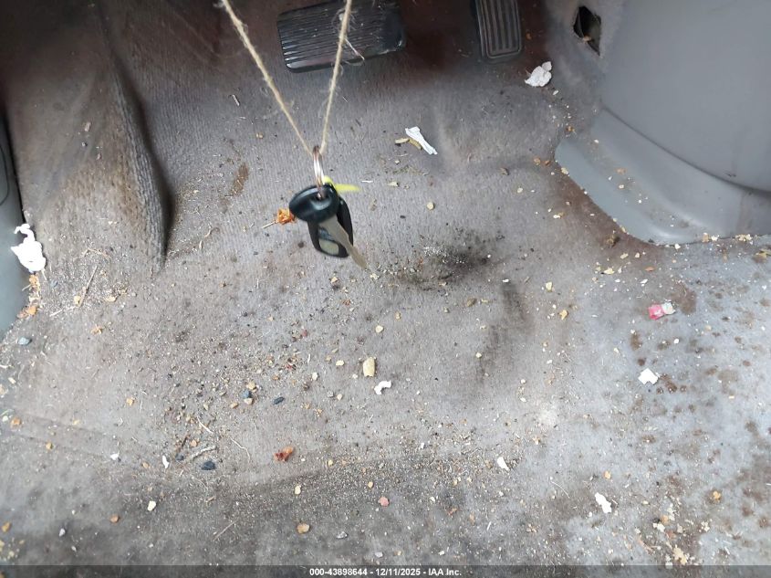 2000 Mazda Mpv Dx/Es/Lx VIN: JM3LW28G1Y0101690 Lot: 43898644