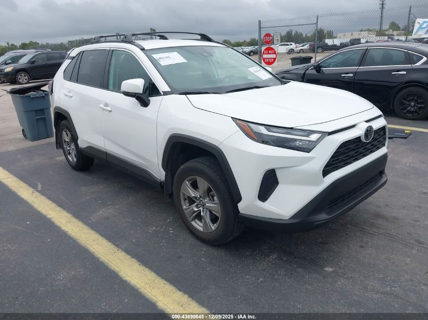 TOYOTA RAV4 XLE