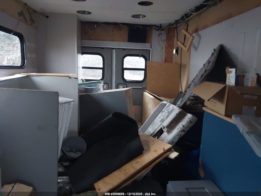 1999 Ford Econoline E350 Super Duty Ctwy V Rv VIN: 1FDWE30F9XHB35857 Lot: 43898656