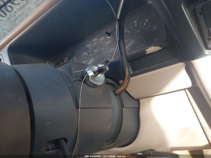 1993 Ford Explorer VIN: 1FMDU34X3PUC79277 Lot: 43898693