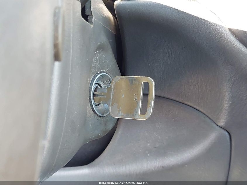 2002 Chevrolet Tracker Zr2 VIN: 2CNBJ78C426907109 Lot: 43898704