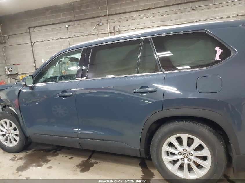 2024 Toyota Grand Highlander Xle VIN: 5TDAAAB52RS006327 Lot: 43898721