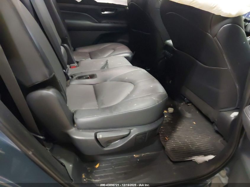 2024 Toyota Grand Highlander Xle VIN: 5TDAAAB52RS006327 Lot: 43898721