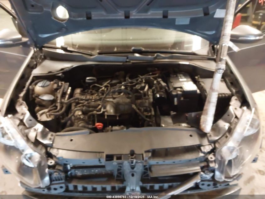 2013 Volkswagen Golf 2.0L Tdi 4-Door VIN: WVWNM7AJ6DW126179 Lot: 43898783