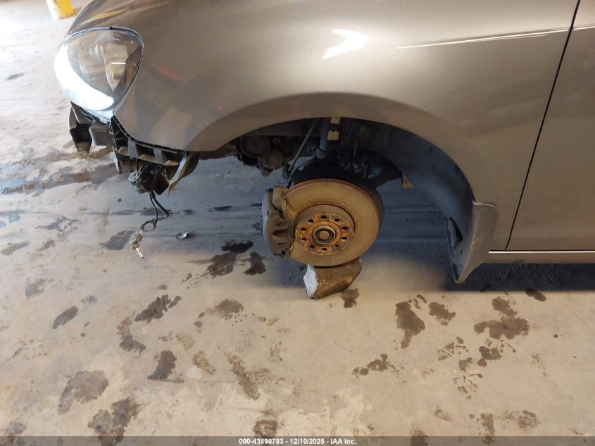 2013 Volkswagen Golf 2.0L Tdi 4-Door VIN: WVWNM7AJ6DW126179 Lot: 43898783