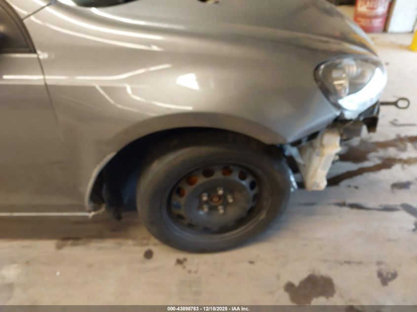 2013 Volkswagen Golf 2.0L Tdi 4-Door VIN: WVWNM7AJ6DW126179 Lot: 43898783