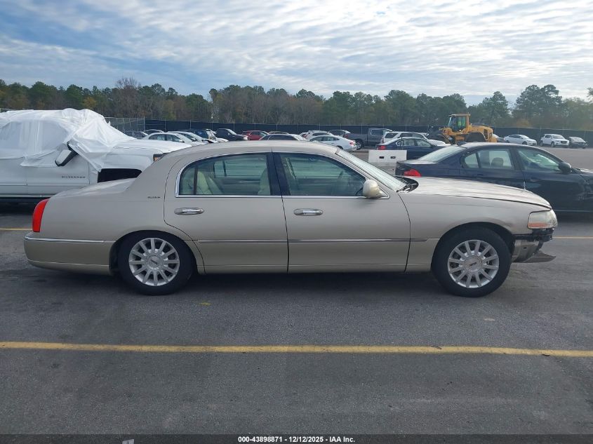 2007 Lincoln Town Car VIN: 1LNHM81Z07Y605031 Lot: 43898871