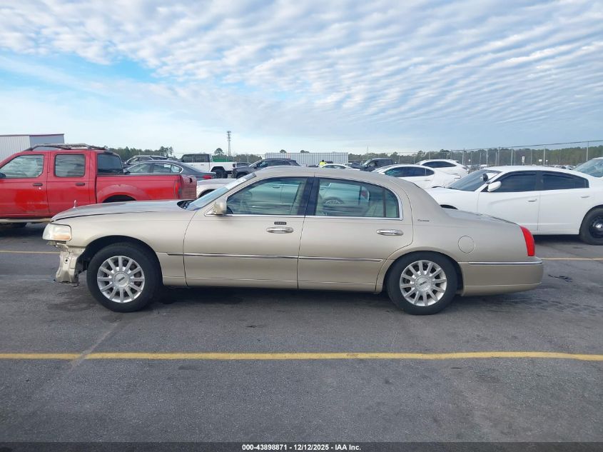 2007 Lincoln Town Car VIN: 1LNHM81Z07Y605031 Lot: 43898871