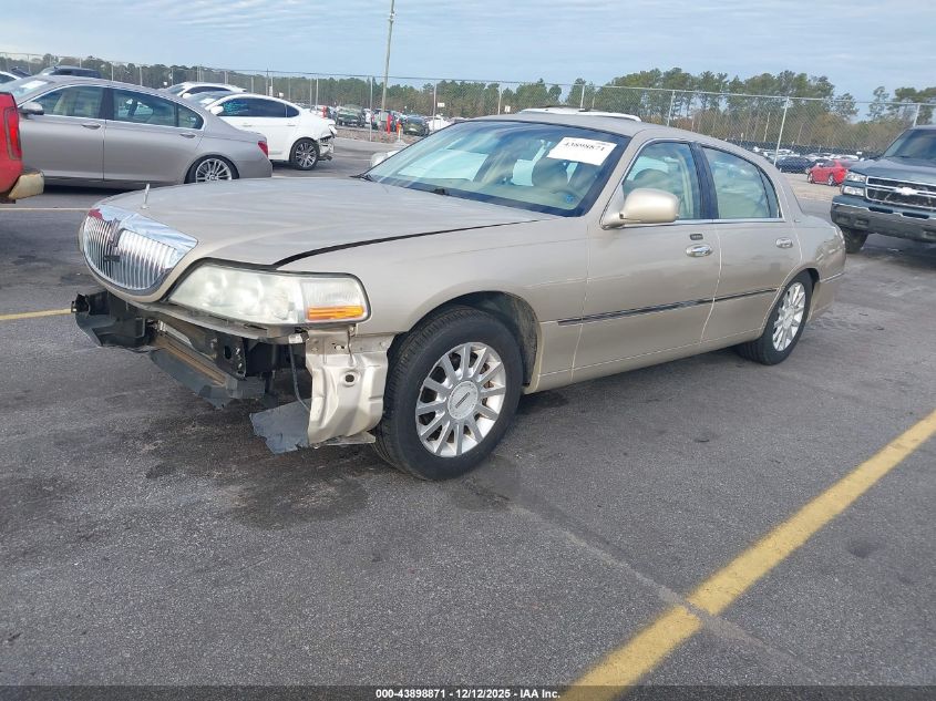 1LNHM81V07Y605031 2007 LINCOLN TOWN CAR photo no. 2