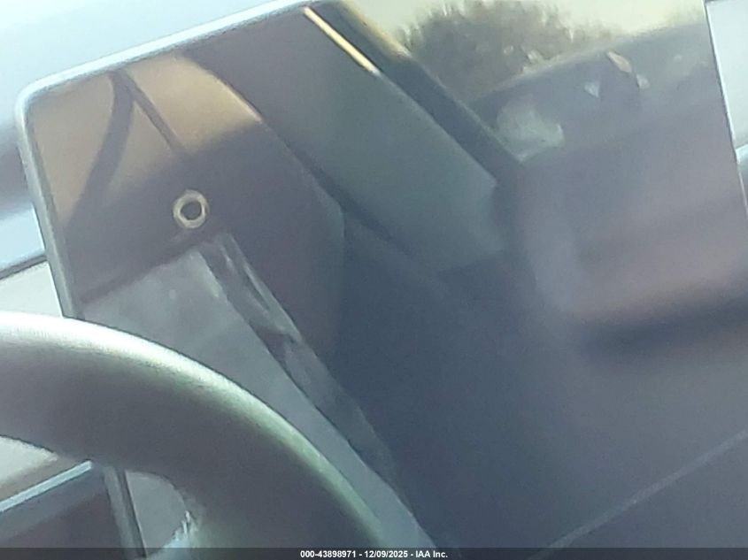 2022 Tesla Model Y Long Range Dual Motor All-Wheel Drive VIN: 7SAYGDEE9NF381482 Lot: 43898971