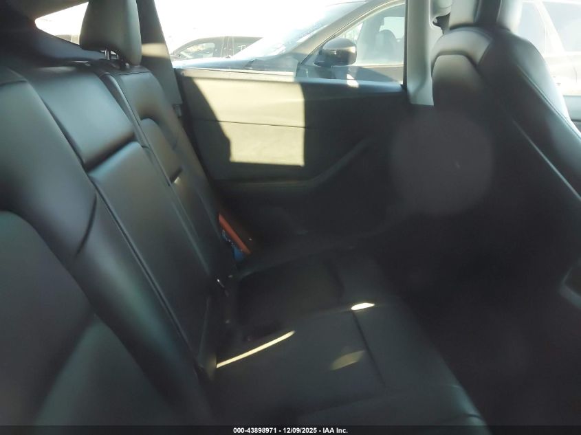 2022 Tesla Model Y Long Range Dual Motor All-Wheel Drive VIN: 7SAYGDEE9NF381482 Lot: 43898971