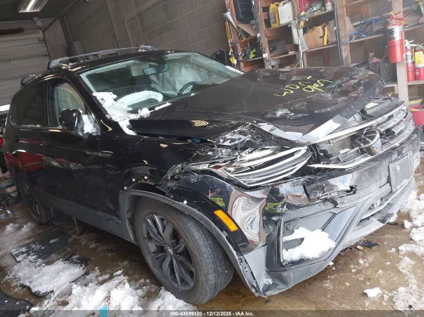 VOLKSWAGEN TIGUAN 2.0T SE