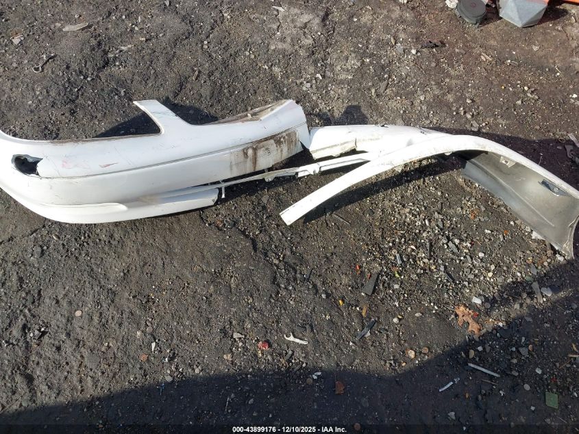 2001 Mazda 626 Es/Lx VIN: 1YVGF22C015213836 Lot: 43899176