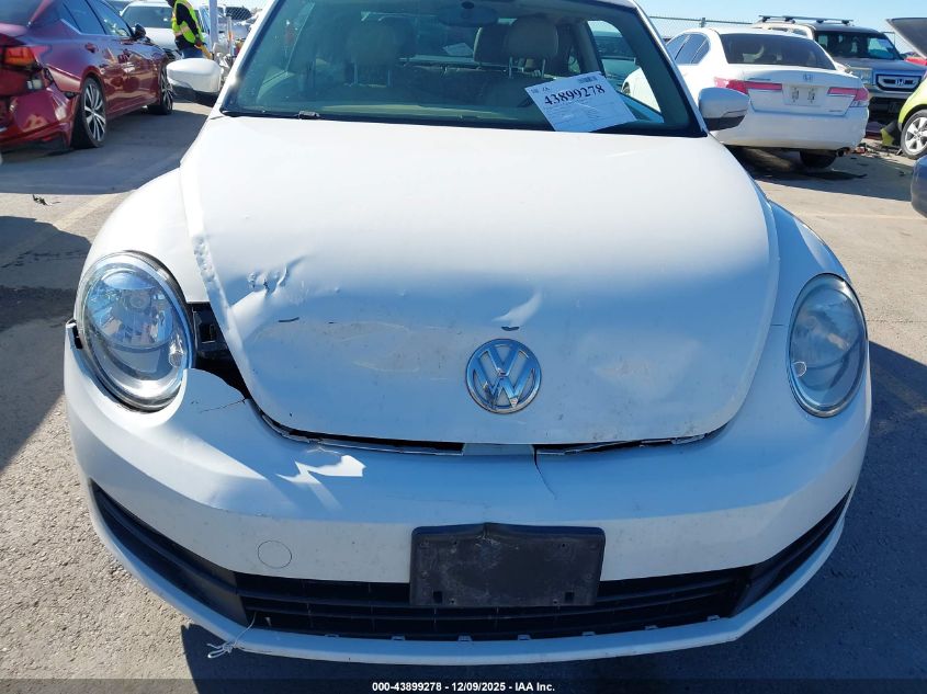 2013 Volkswagen Beetle 2.5L VIN: 3VWJX7AT4DM618777 Lot: 43899278