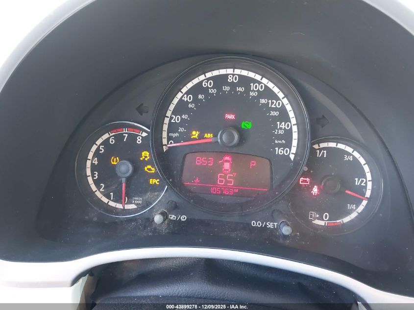 2013 Volkswagen Beetle 2.5L VIN: 3VWJX7AT4DM618777 Lot: 43899278