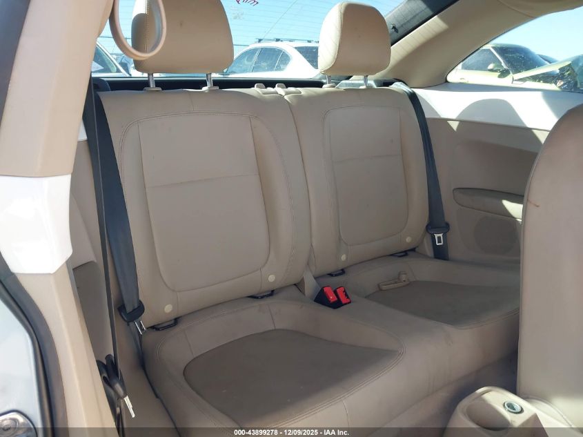 2013 Volkswagen Beetle 2.5L VIN: 3VWJX7AT4DM618777 Lot: 43899278