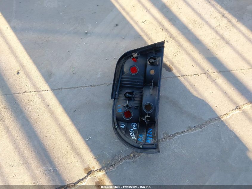 1999 Mazda 626 Es/Lx VIN: 1YVGF22C8X5834315 Lot: 43899606